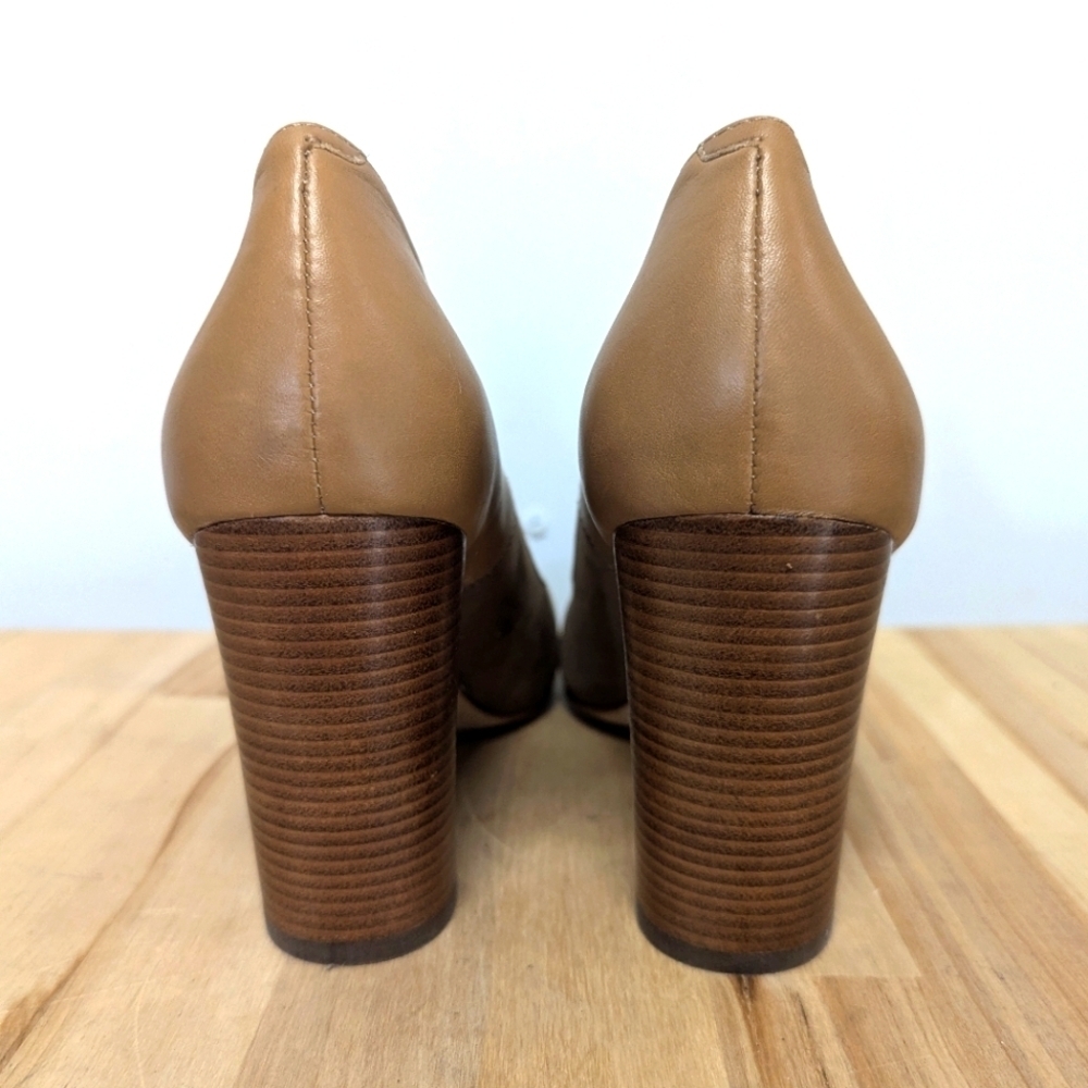 Louise Et Cie Camel Leather and Suede Pump Cap Toe Block Heel Classic Gold 8 - Picture 6 of 11